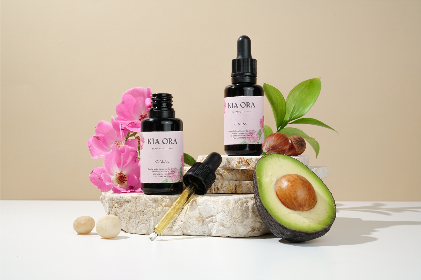 CALM - Aceite facial calmante de avellana, helicriso, rosa mosqueta y esencial de loto blanco