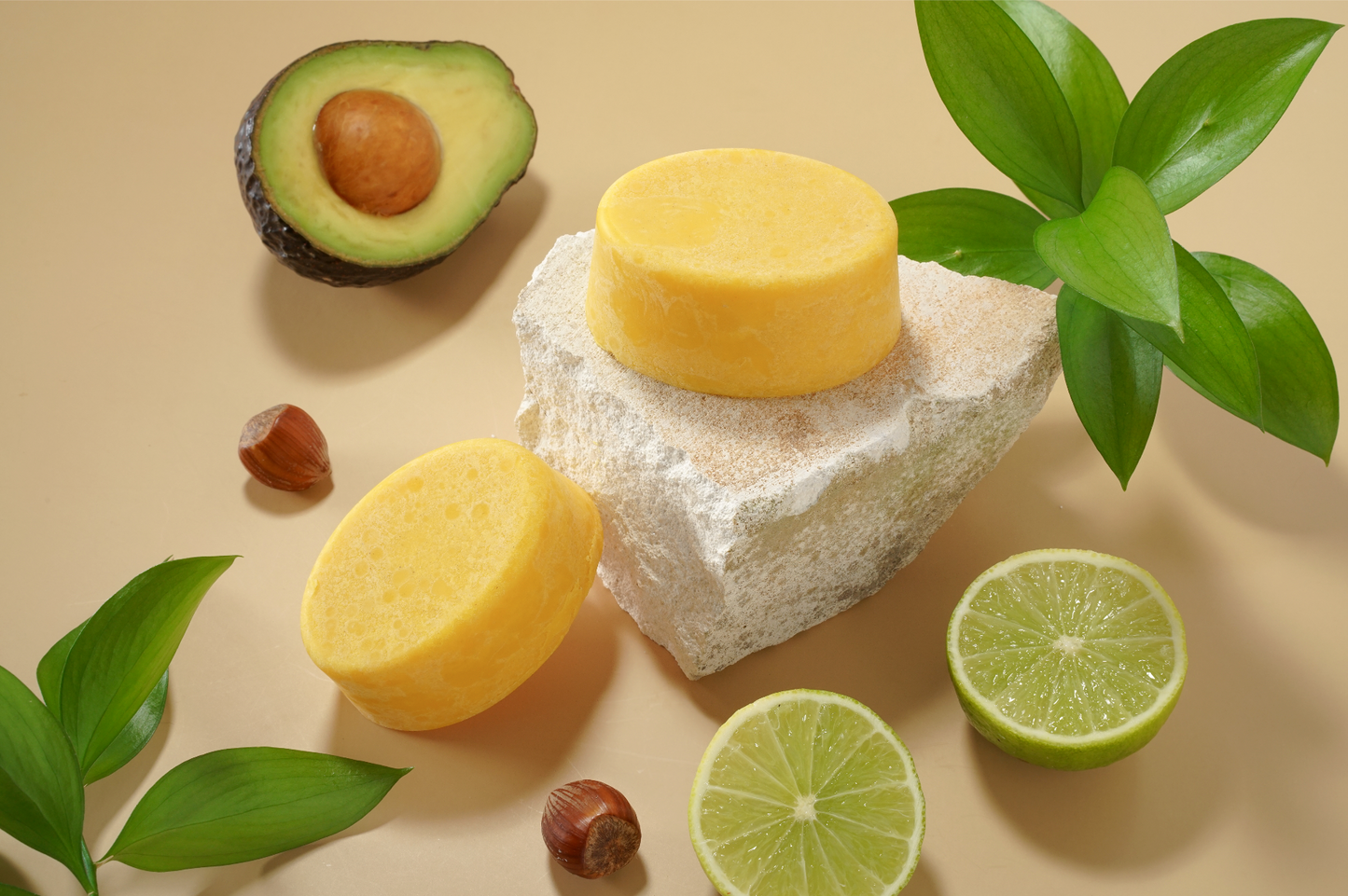 JOY - Manteca corporal hidratante de manteca de cacao, aceite de aguacate y zanahoria con esencias florales