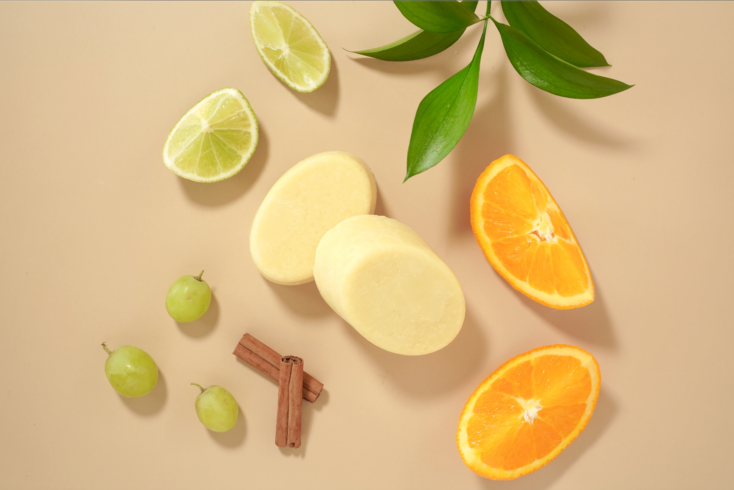 SHANTI - Manteca corporal hidratante de manteca de cacao, aceite de rosa mosqueta con esenciales de cítricos y especias